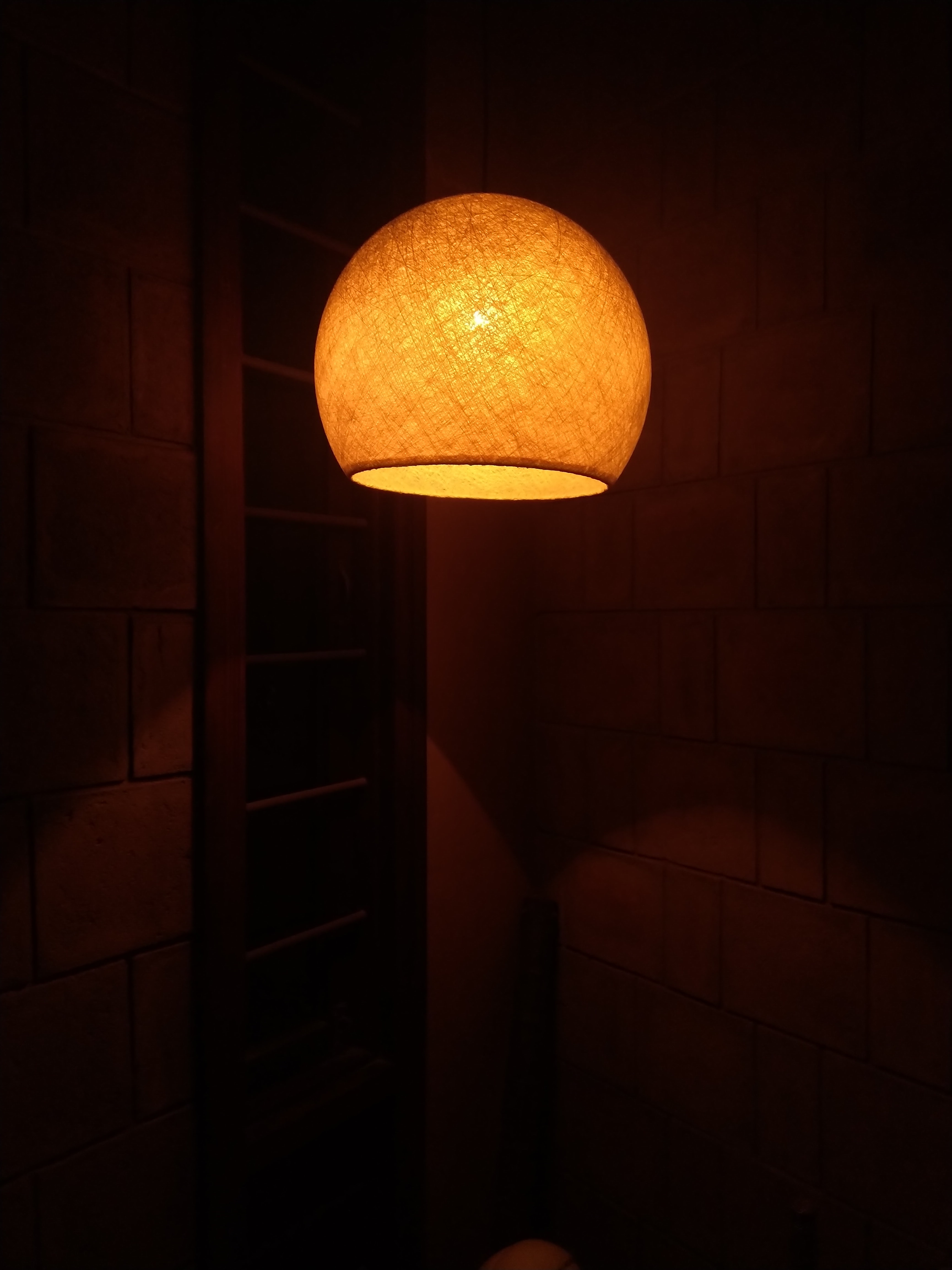 Interbond lamp shade